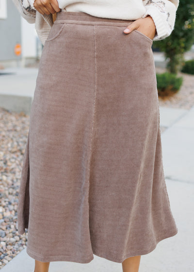 Soft corduroy flare skirt with pockets