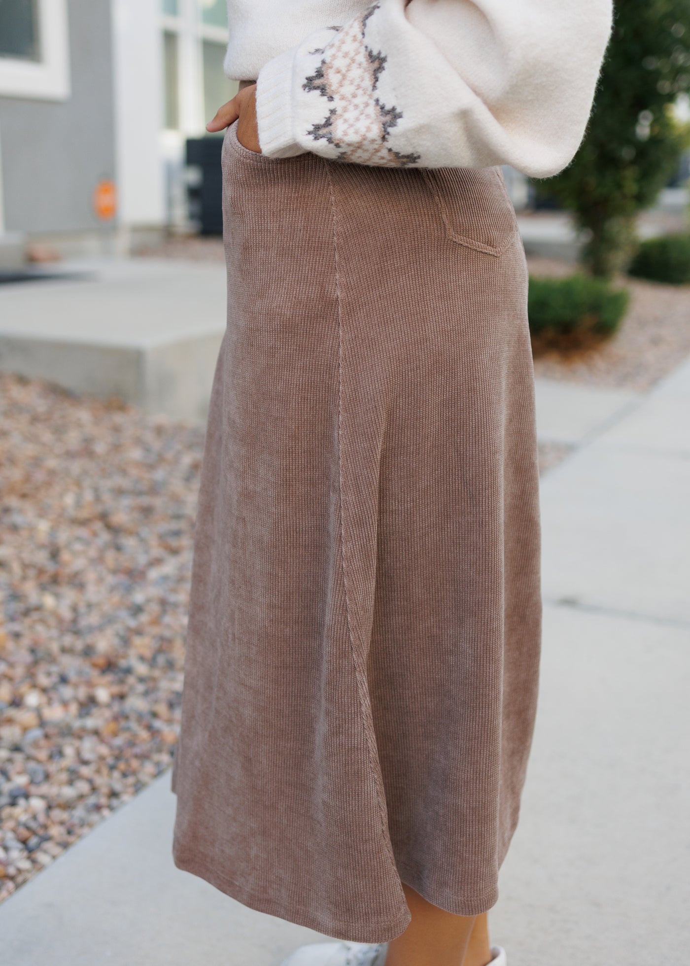 Side view of the corduroy flare skirt