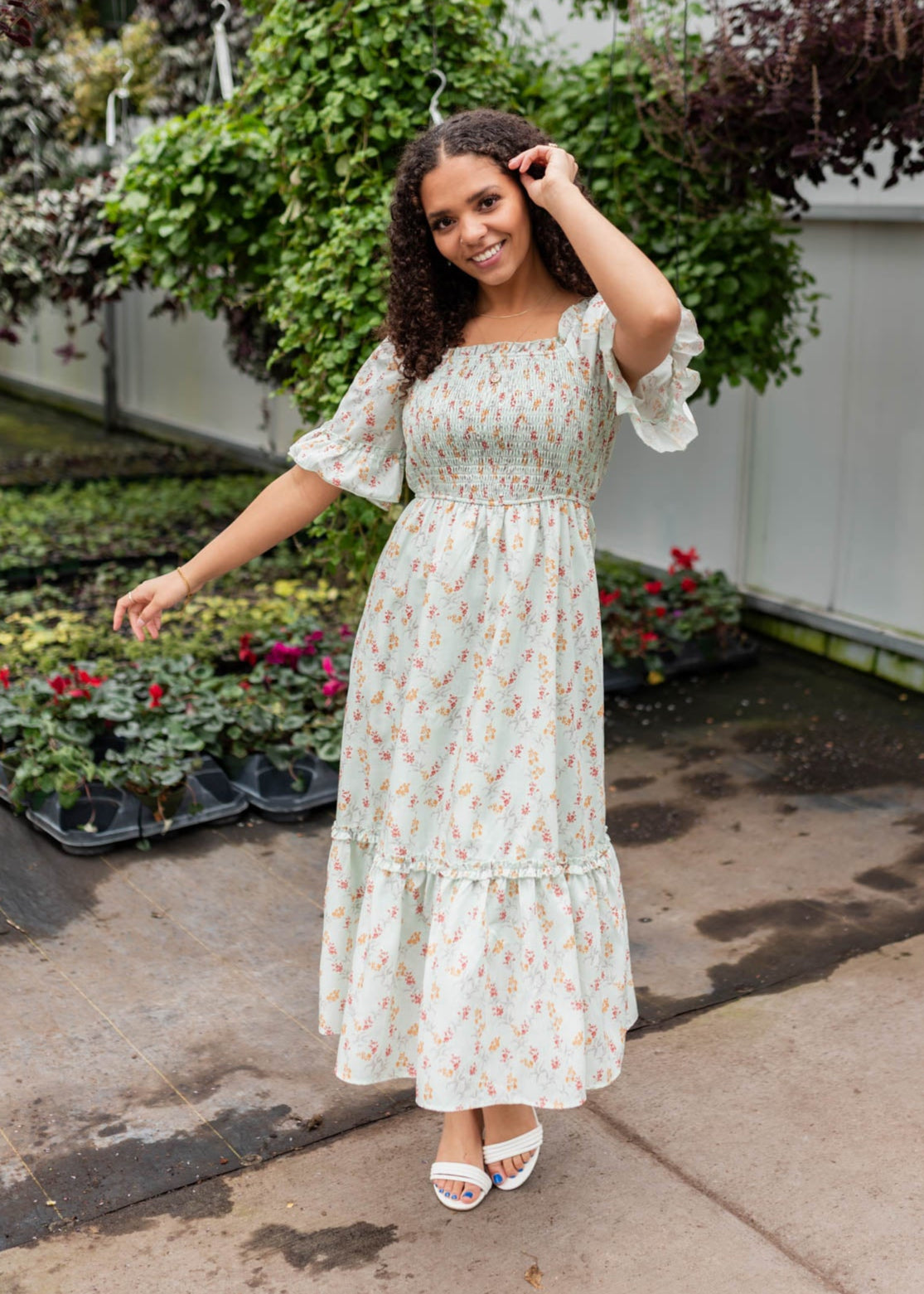 Short sleeves with a ruffle on the mint floral dress