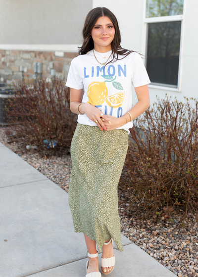Front view of the limon cello graphic tee