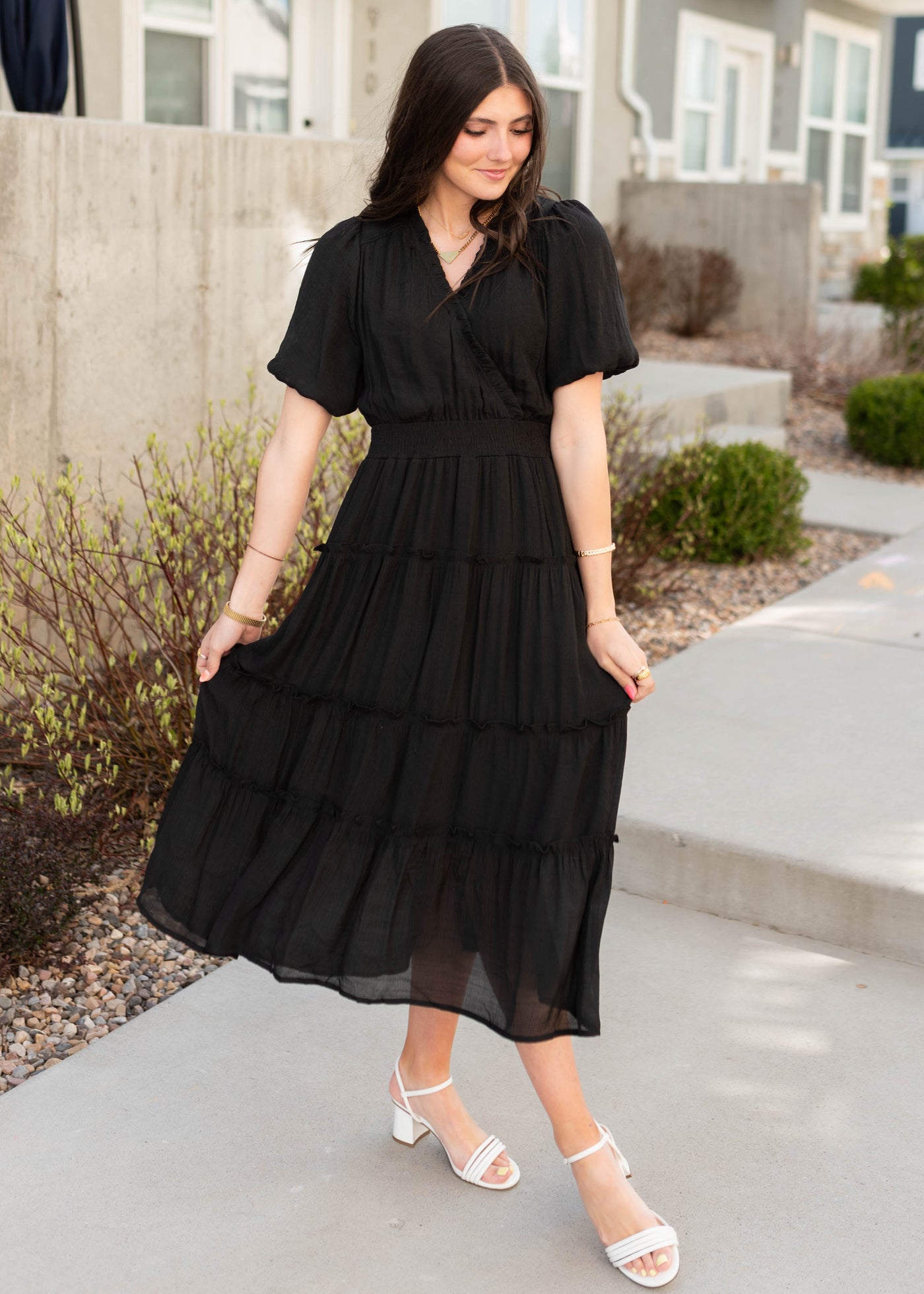 Short sleeve black puff sleeve dress