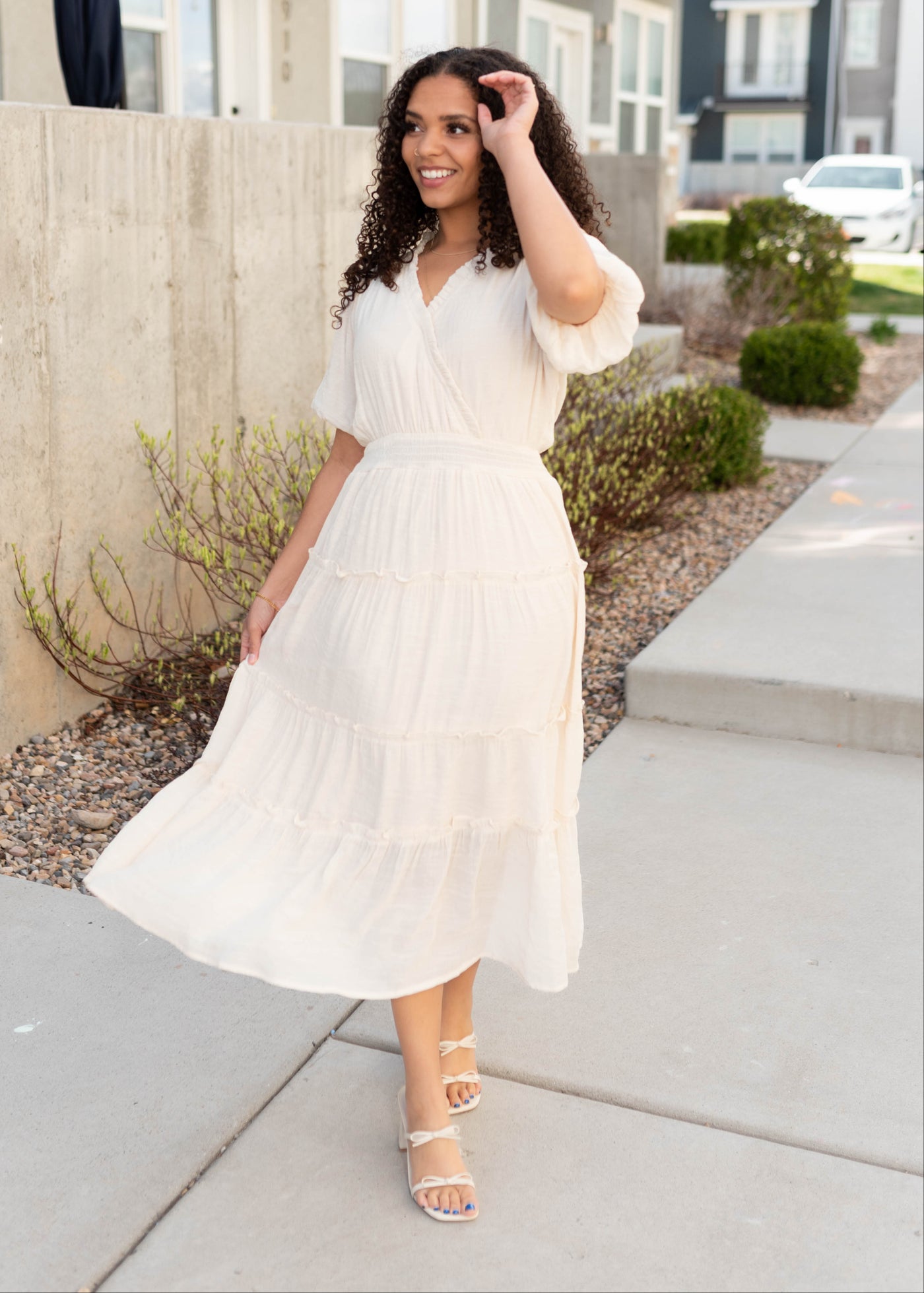 Naturalpuffed sleeve dress with a tired skirt