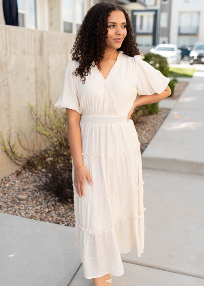 Short sleeve natural puffed sleeve dress