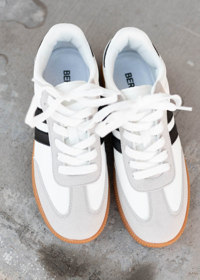 Lisa Black and White Sneakers