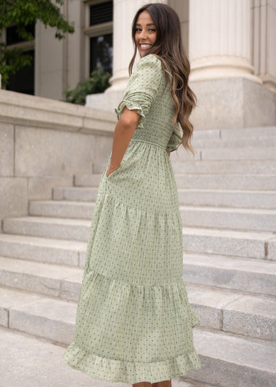 Short sleeve side view green smocked dress with pockets