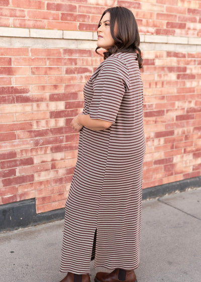 Side view of the plus size chestnut stripe dress