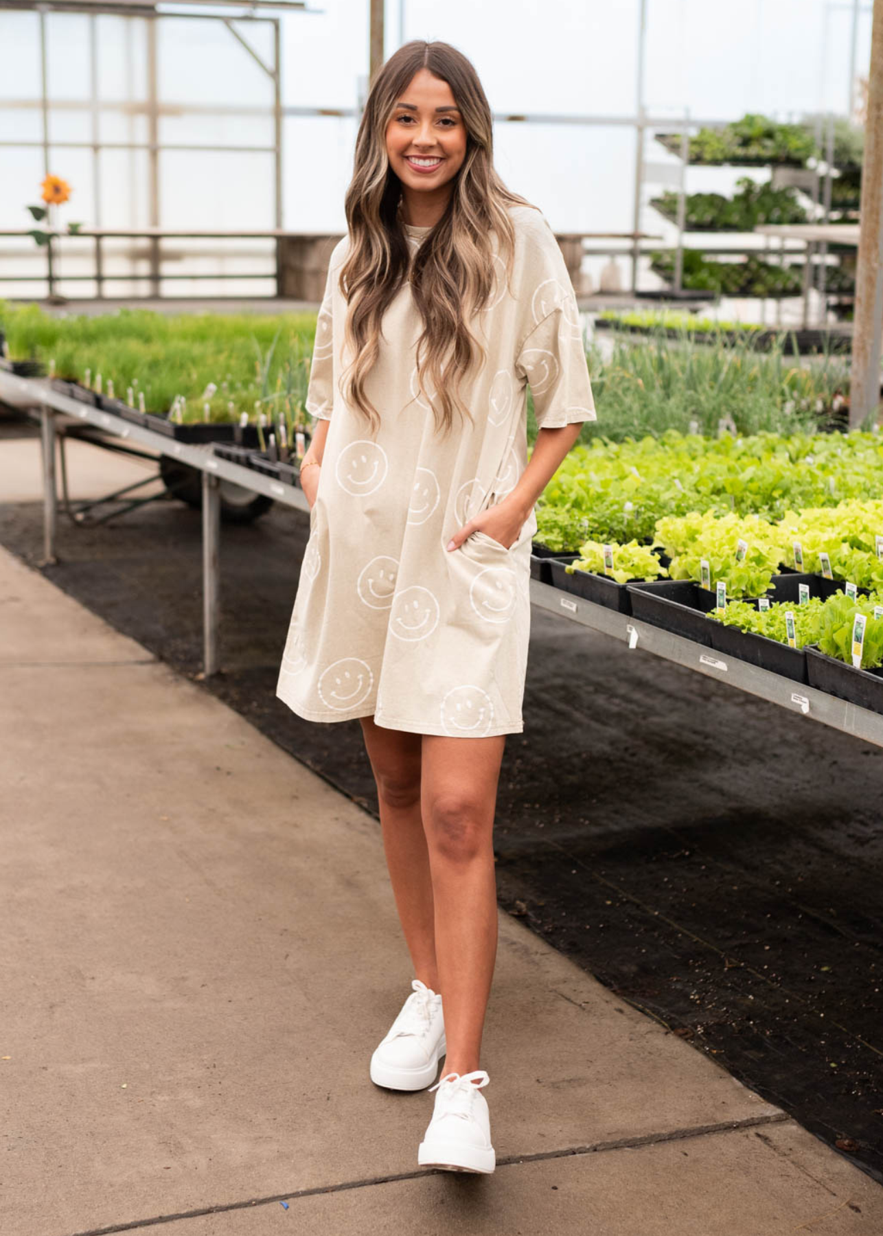Khaki tunic dress with pockets and short sleeves