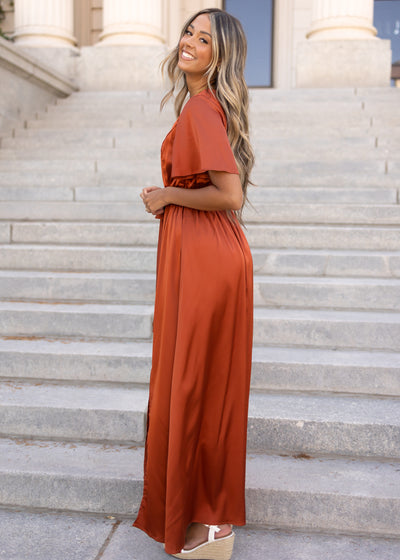 Side view of a short sleeve brick dress