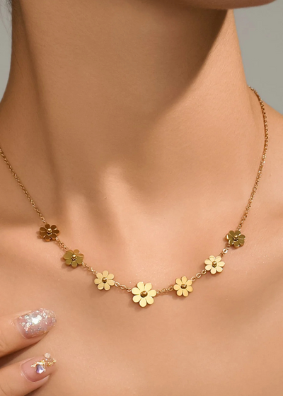 18K flower necklace