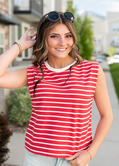Red striped tee without sleeves