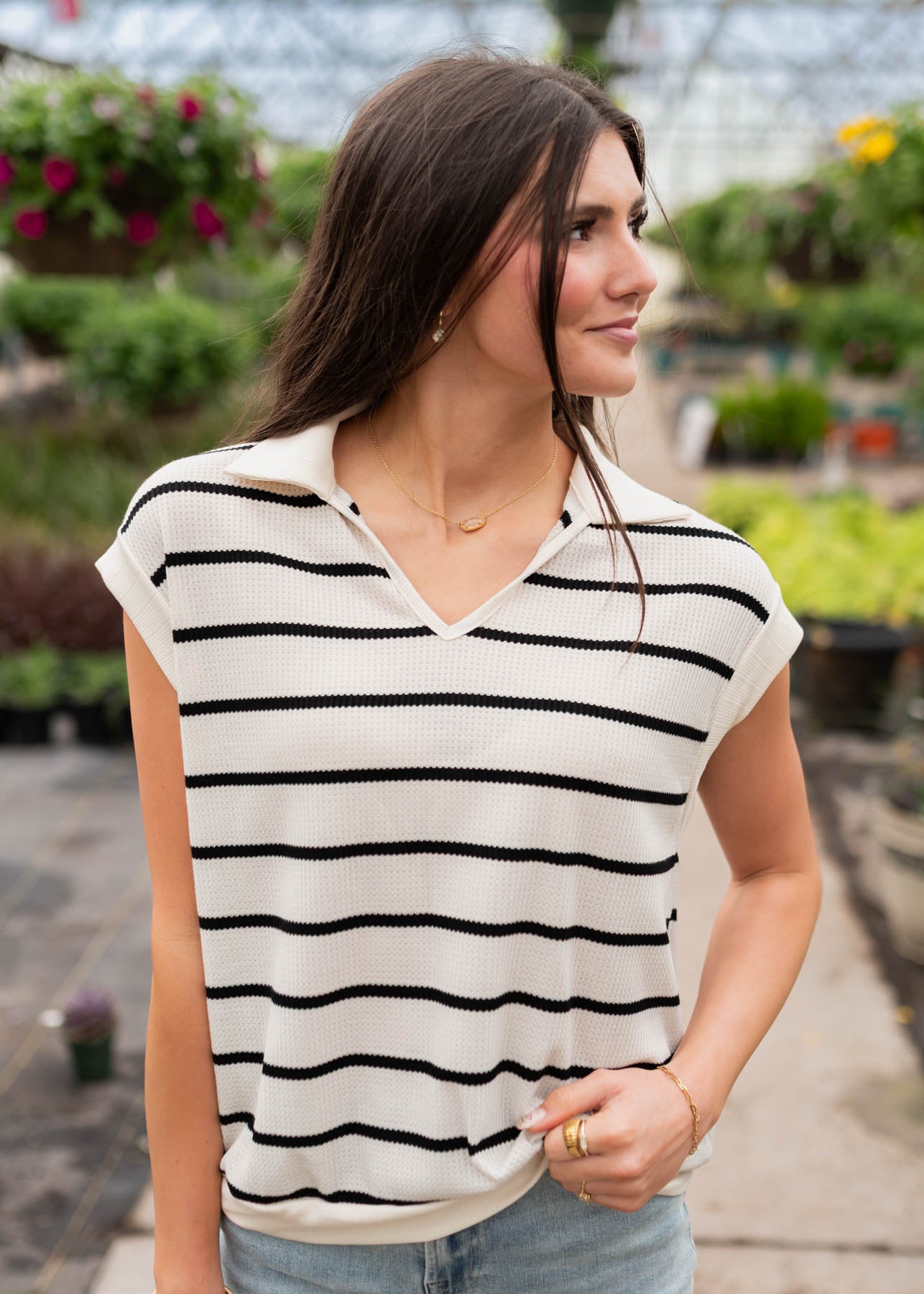V-neck black stripe collared top