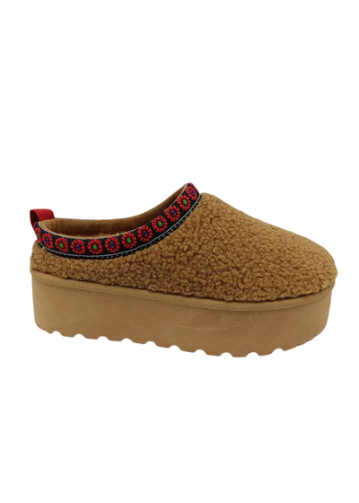 Camel sherpa clogs