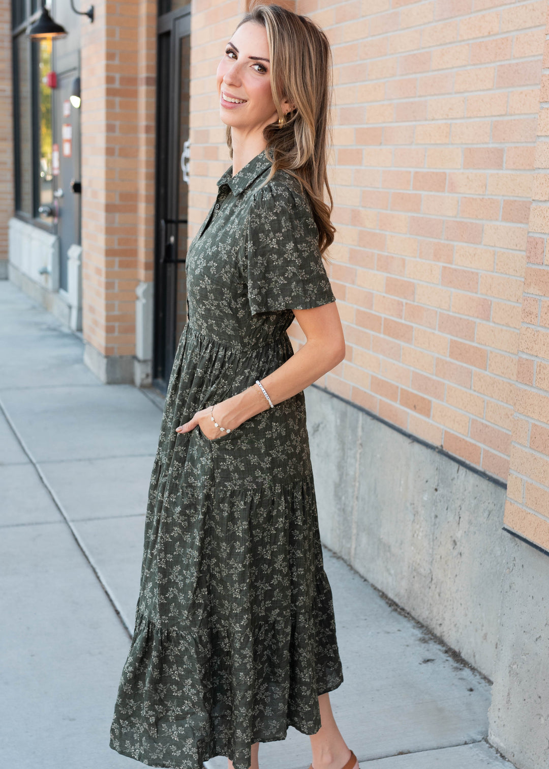 【6/28まで】Louren camisole gather dress Melody Green & Ivory Floral Button Up Dress – Lena Layne