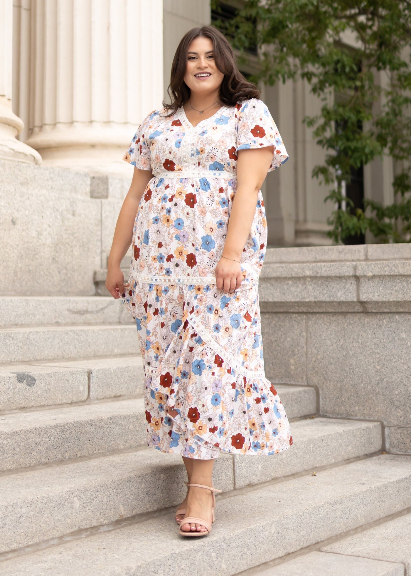Cream floral dress in plus size with short sleeves