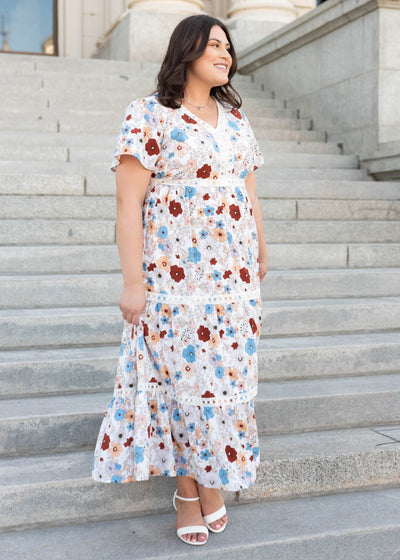 Modest short sleeve cream floral dress in plus size