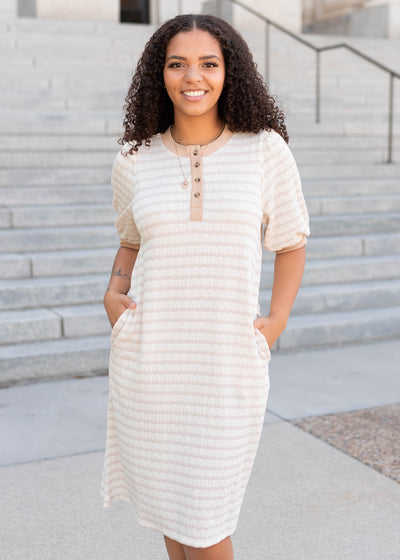 Short sleeve beige striped dress