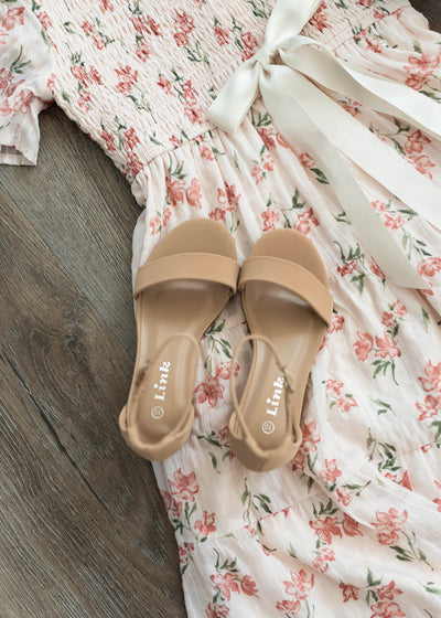 Nude little girls heel