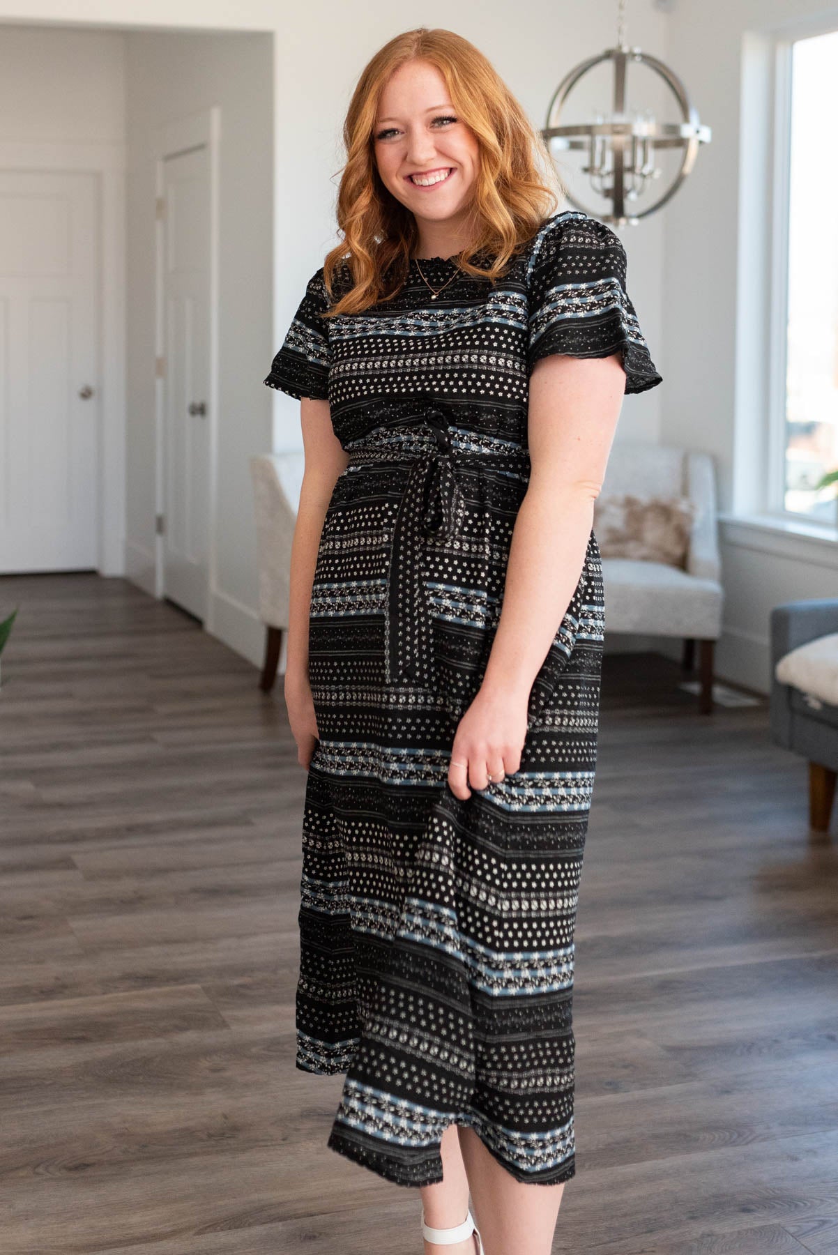 Short sleeve black pattern dress
