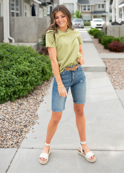 Short sleeve olive basic tee