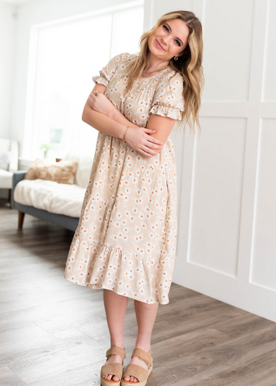 Short sleeve beige floral tiered dress