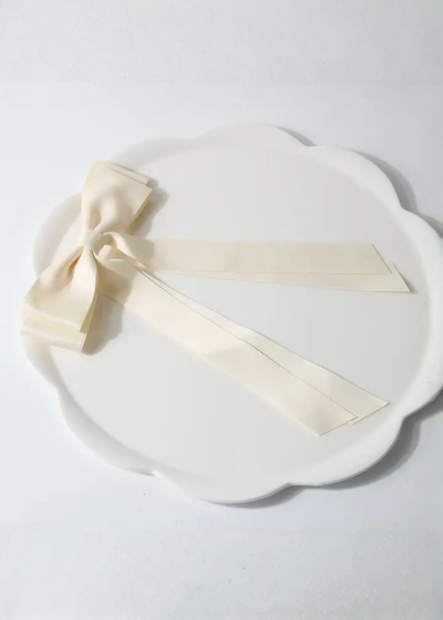 Cream bow