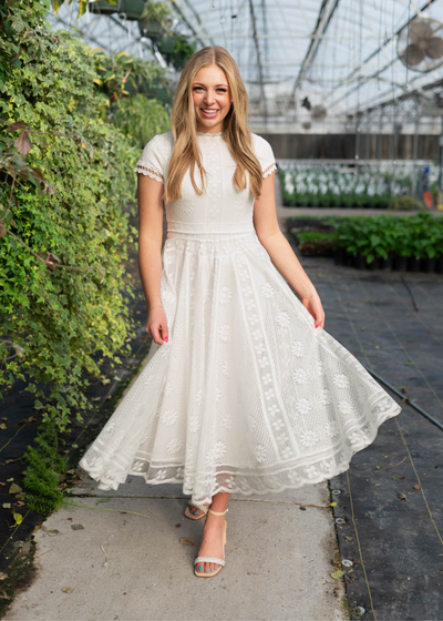 Short sleeve ivory lace dress