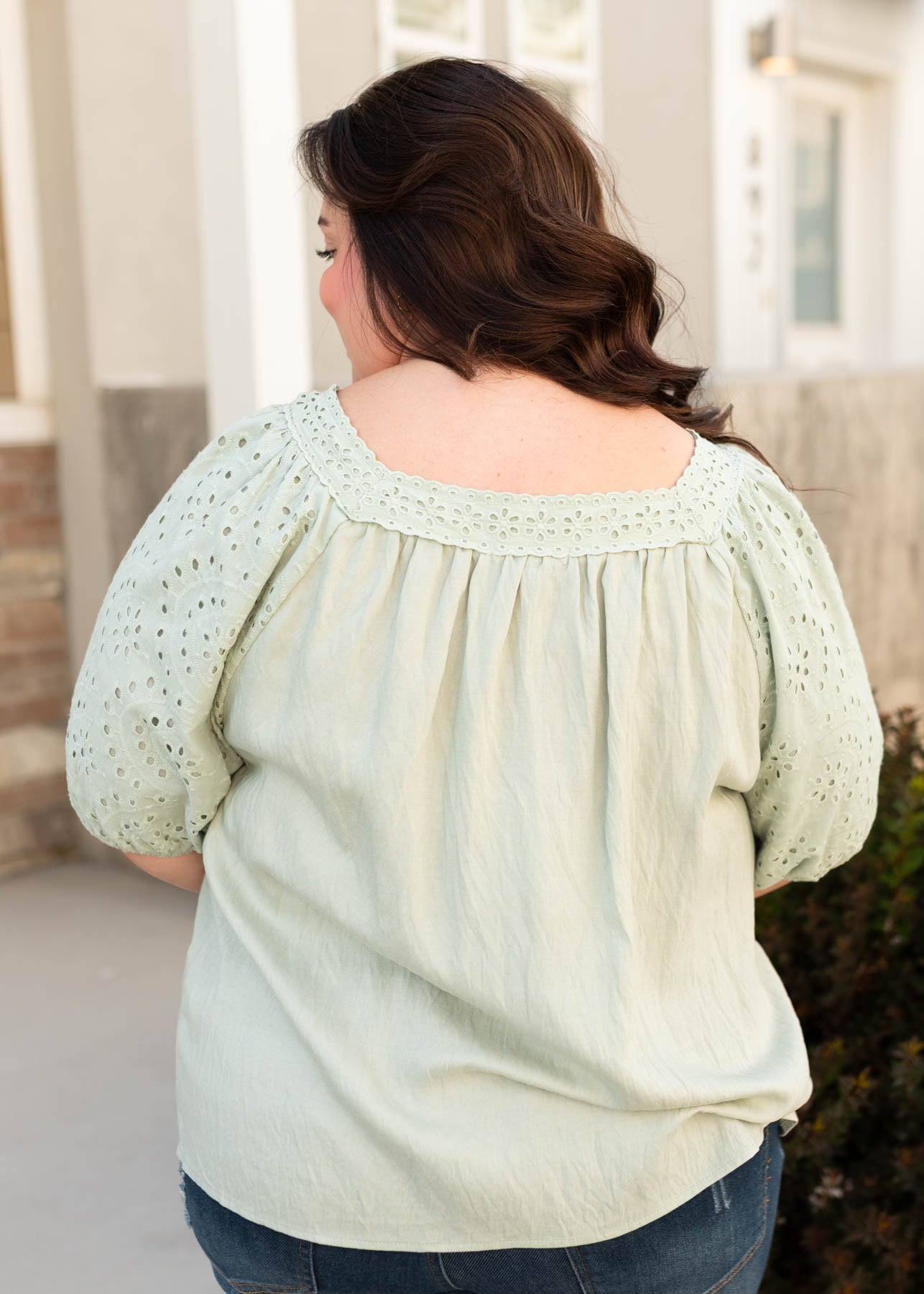 Back view of the sage top in plus size
