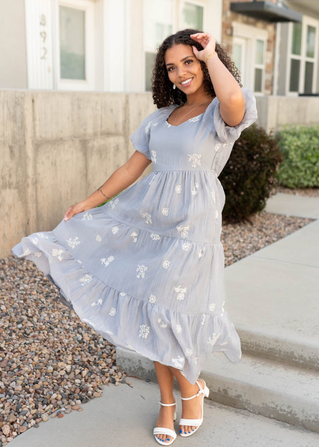 Dusty blue embroideted dress with short sleeves