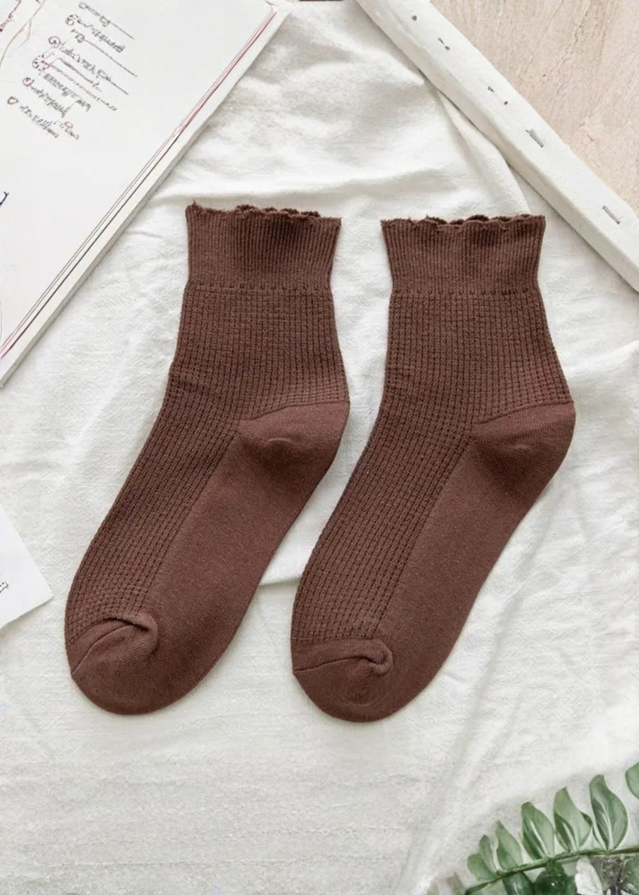 Coffee ruffle socks