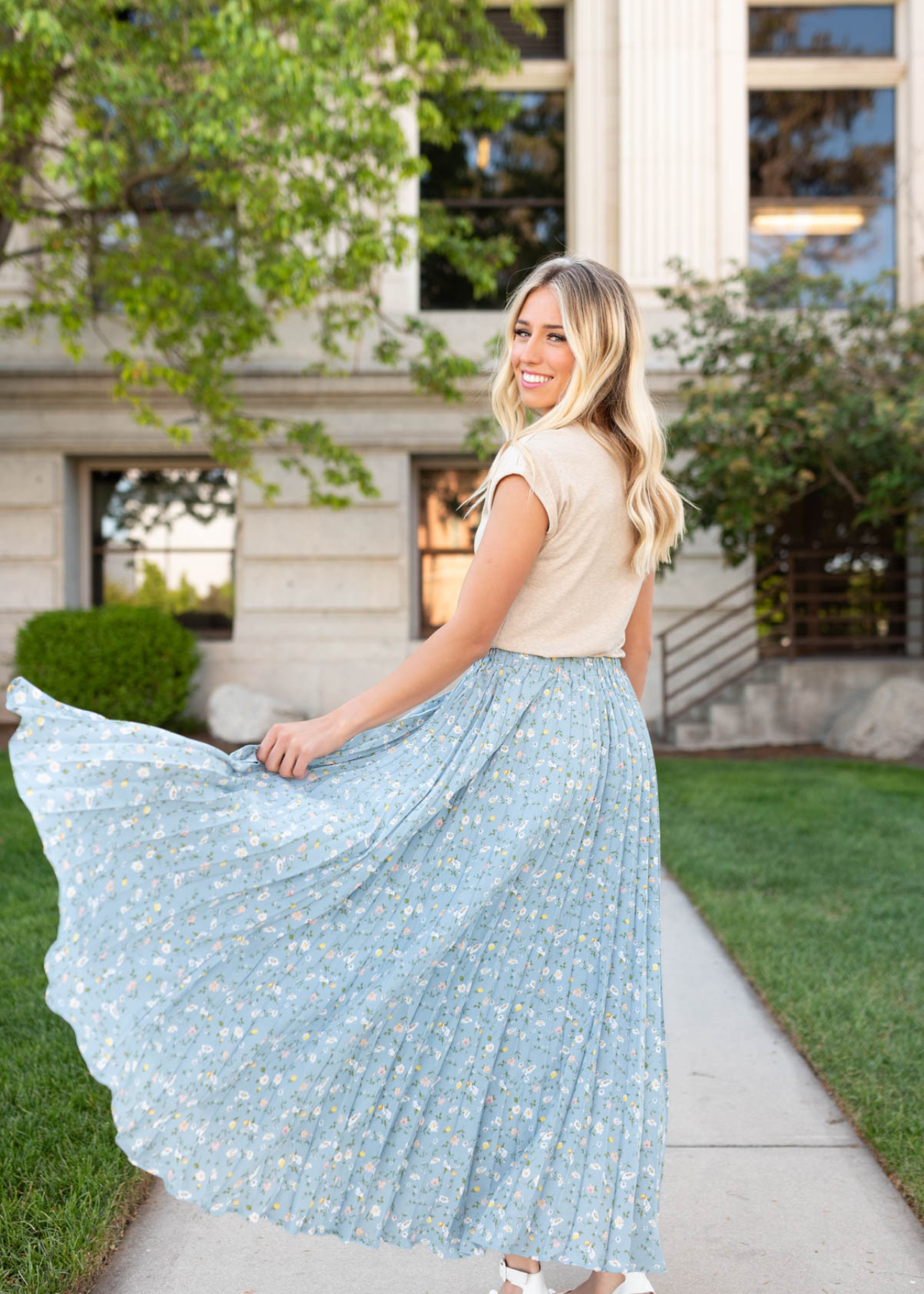 Cornflower maxi skirt with pleats