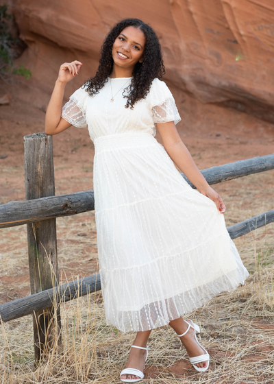 Short sleeve cream lace dress