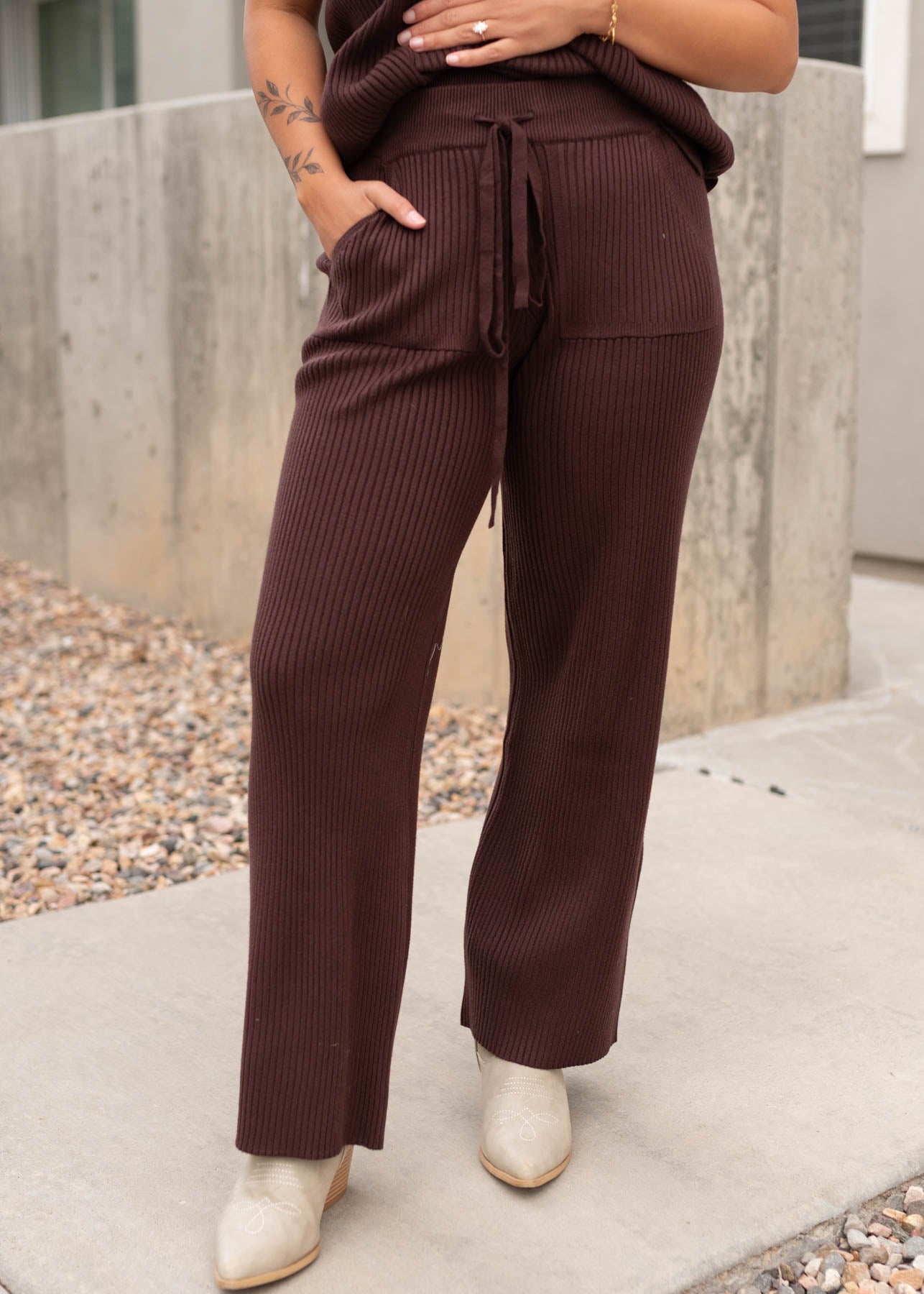 Brown ribbed bottons with front pockets