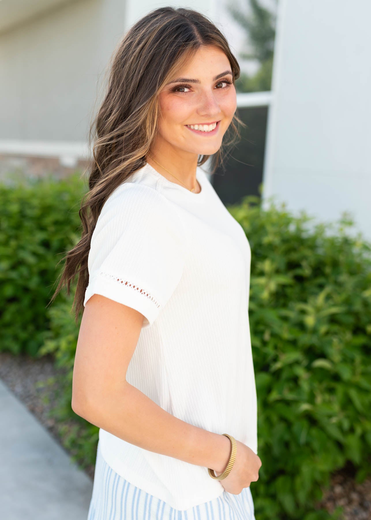 Side view of the ivory top