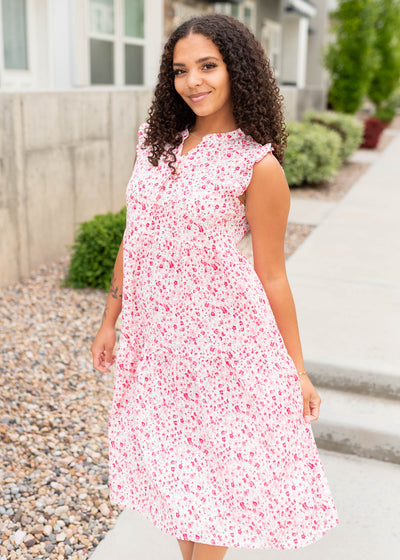 Sleevless pink floral dress