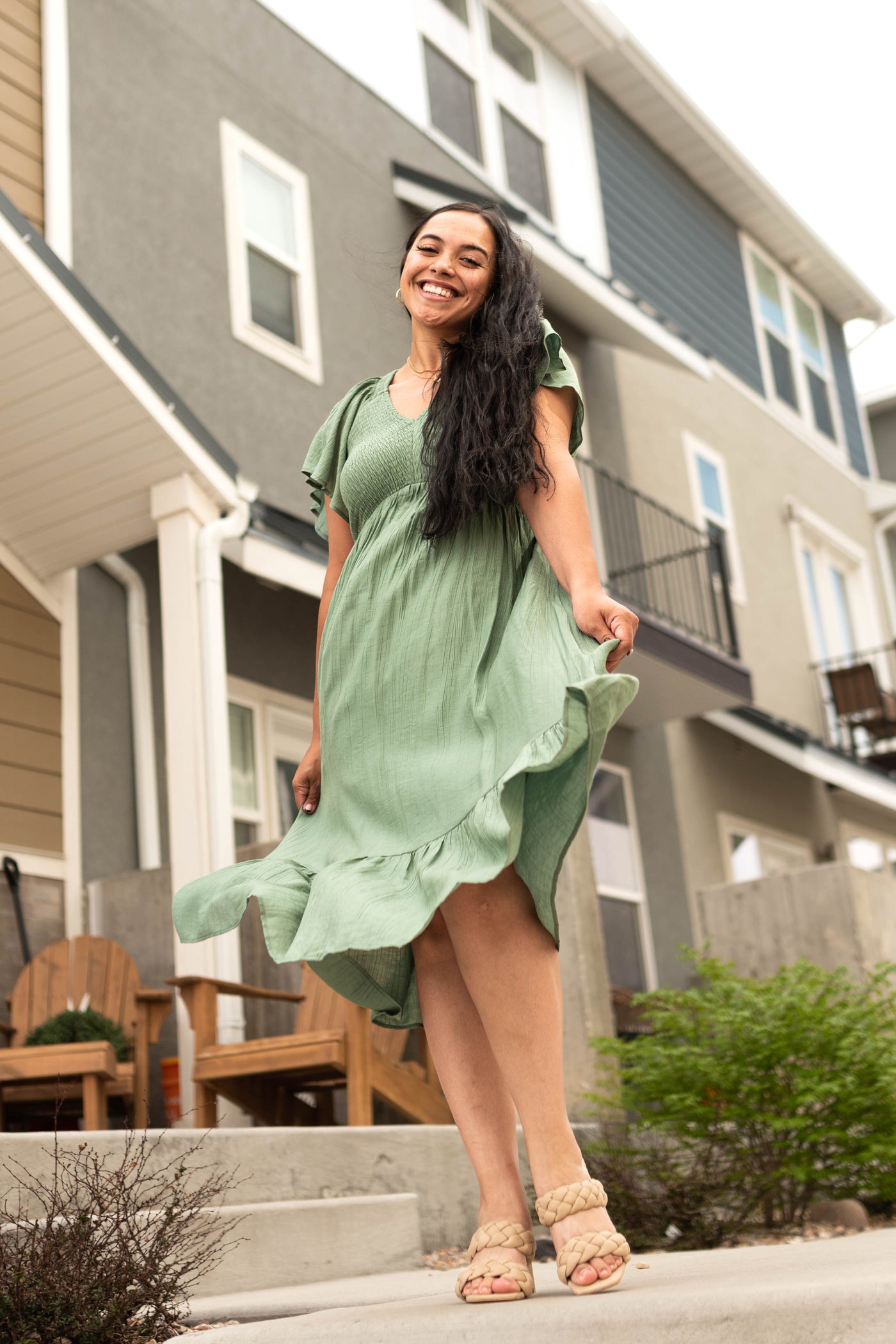 Jade dress with short sleeves and smocked top