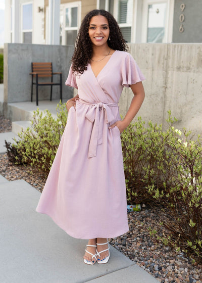 Dusty pink dress with short sleeves