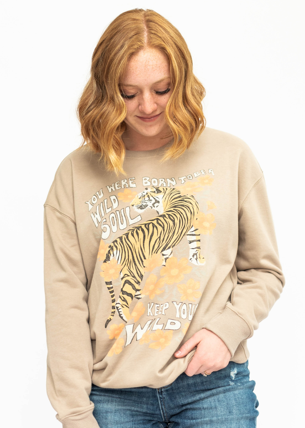 Tan tiger sweat shirt.