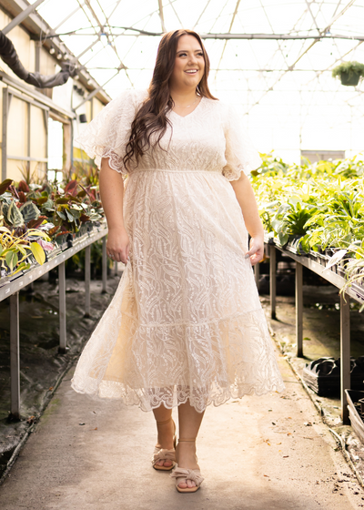 Short sleeve plus size cream dress