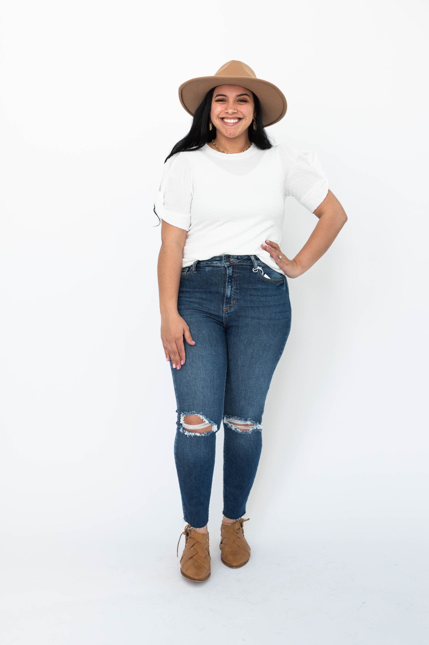 Short sleeve large white top with round neck