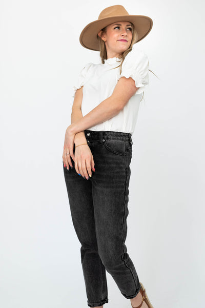 Short sleeve Brenda white top with ruffle around the neck