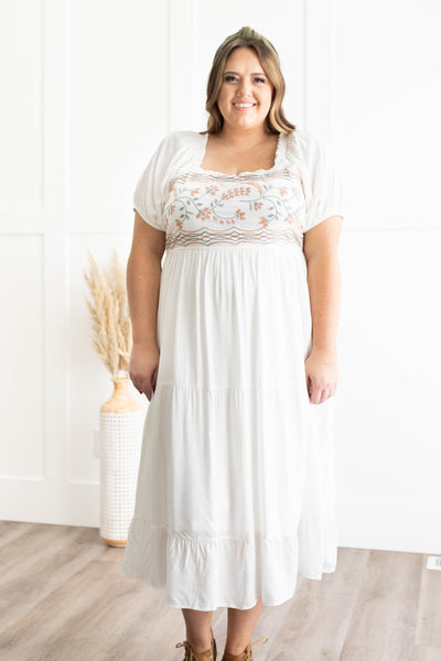 Short sleeve plus size ivory dress