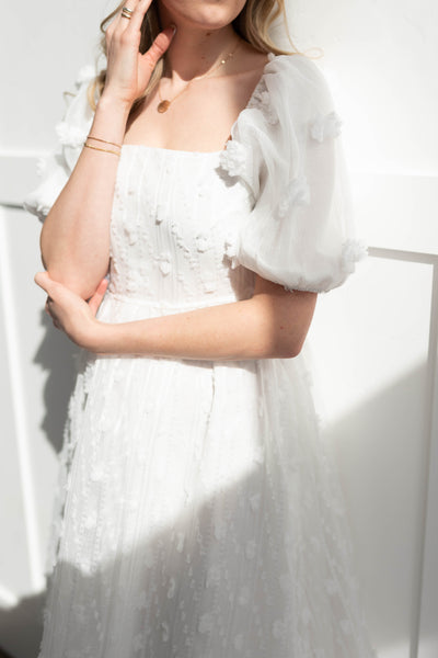 Short sleeve white dress