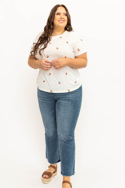 Straight leg plus size denim jeans with frayed edge
